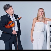 Stradivalenki: «Around The World»